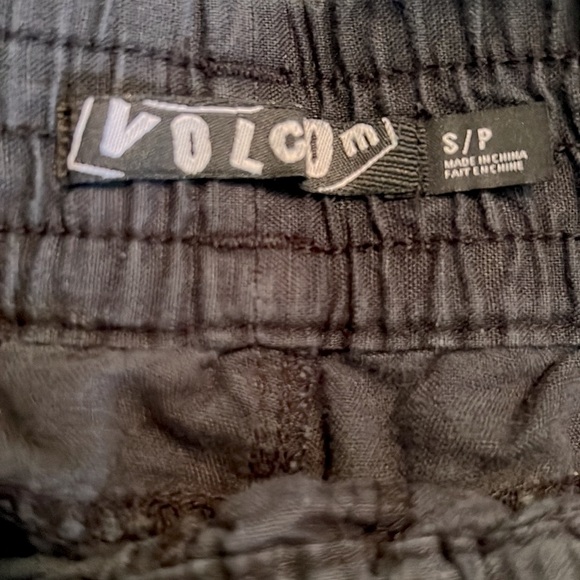 Volcom Women’s Cotton Elastic-Waist Shorts, Black, Size Small, EUC - Picture 3 of 12